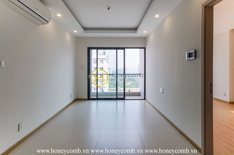 Natural light spreads into every corner of this unfurnished apartment in New City