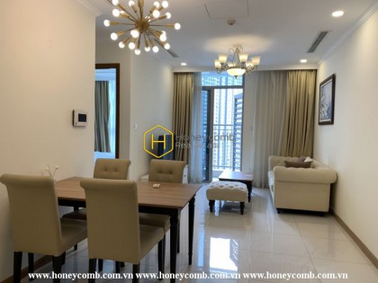 This Vinhomes Central Park apartment accentuates your home’s architectural style