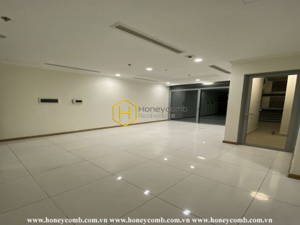 Create your living space in this Vinhomes Central Park apartment