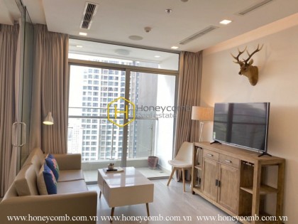 "Elegance in White" apartment in Vinhomes Central Park that you won't wanna take your eyes off!