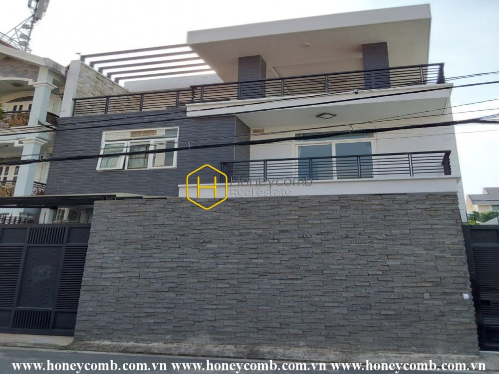 Come and get it! An appealing villa with full amenities and ideal price in District 2