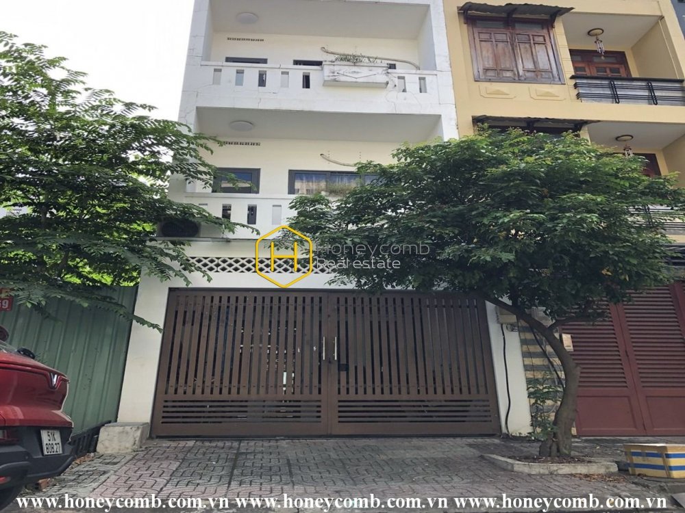 Cozy and modern designed villa for rent in District 2