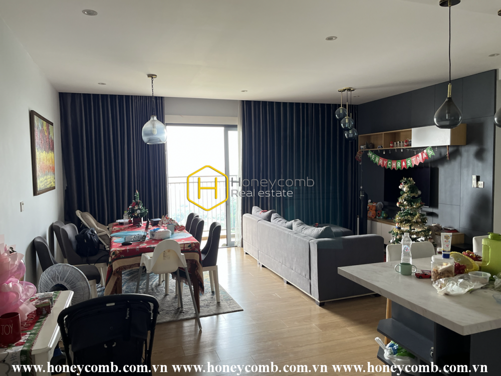 Contemporary Comfort with High-End Modern Furnishings At Palm Heights