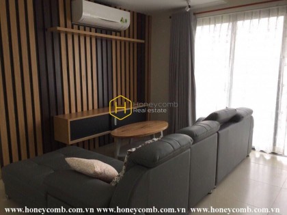Low floor three beds apartment luxury in Masteri for rent