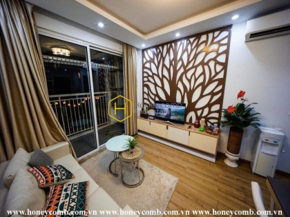 Blending wildest & sophistication to create this 2 bedrooms-apartment in Tropic Garden
