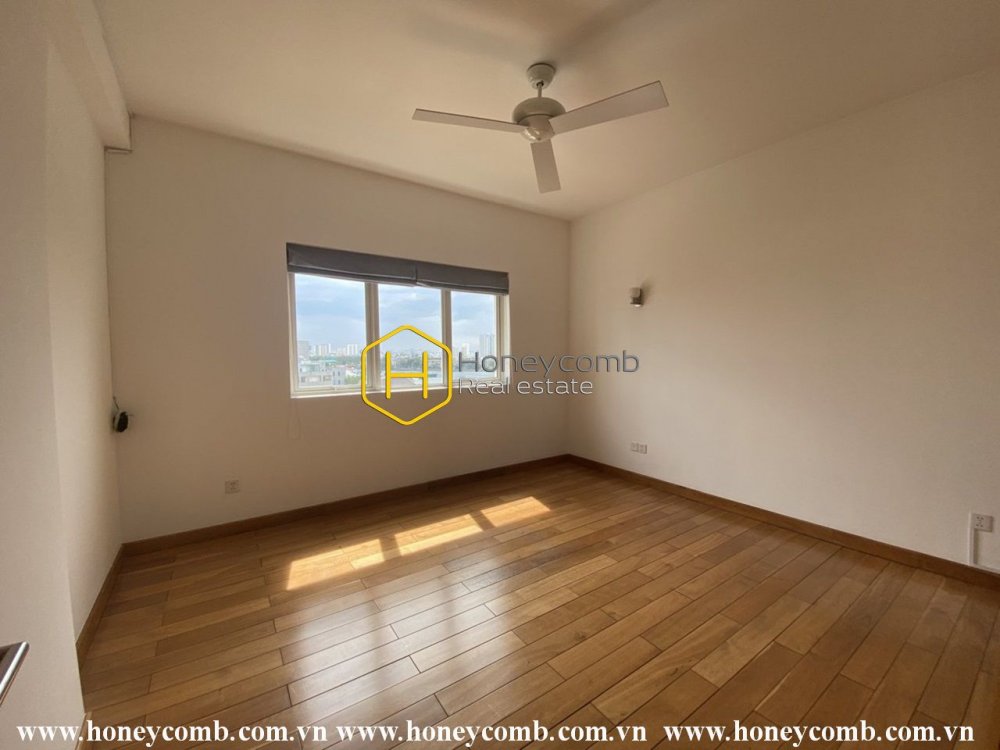 Elegance and Warmth are what this stunning apartment will bring for you in River Garden