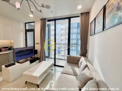Fully furnised apartment with lovely balcony for rent in Vinhomes Golden River
