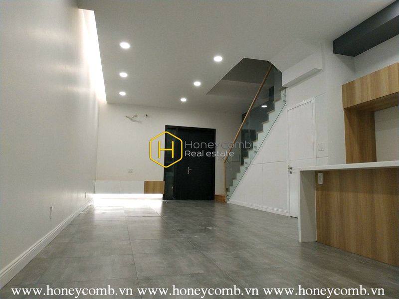 Unfurnished villa perfectly located in Palm Residence District 2