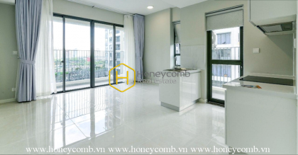 Spacious unfurnished apartment awaits you to design it yourself at Masteri An Phu