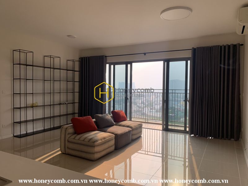 This luxurious Palm Heights apartment ensures a perfect life for your family