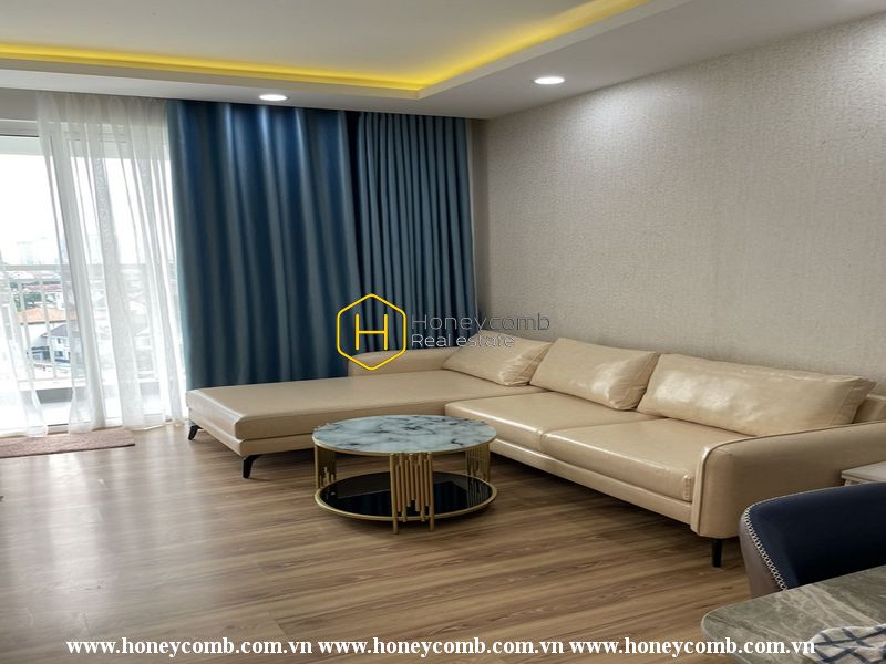 A chic and tranquil Tropic Garden apartment in a prime location