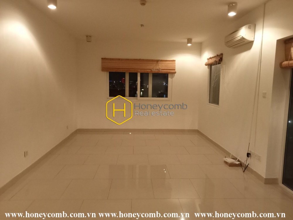 Nothing can escape from the view of this River Garden apartment