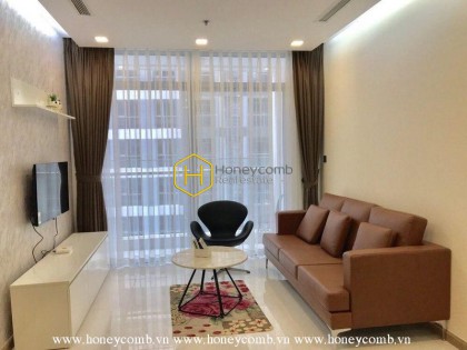 Feel the luxury with neutral color tone in this apartment for rent in Vinhomes Central Park
