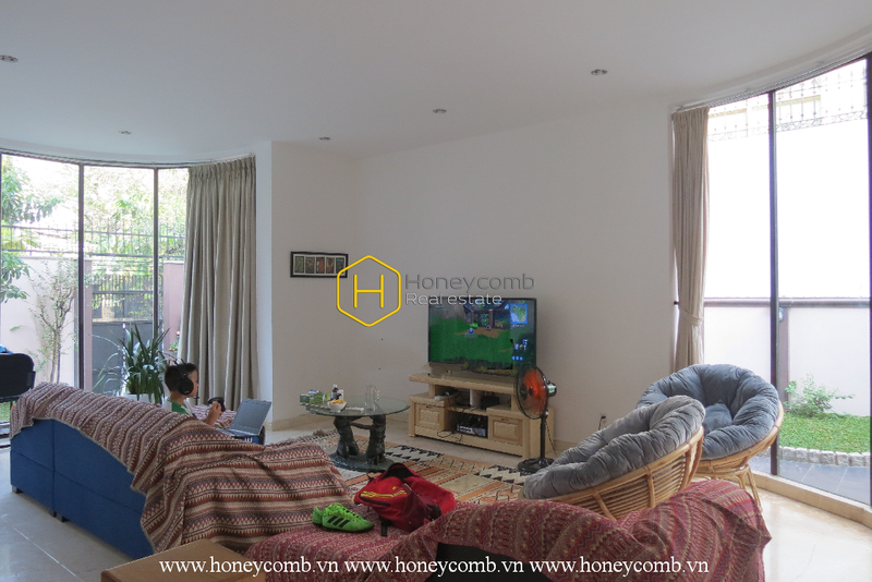 Sophistication is the key word to express the beauty of this urban designed villa at District 2