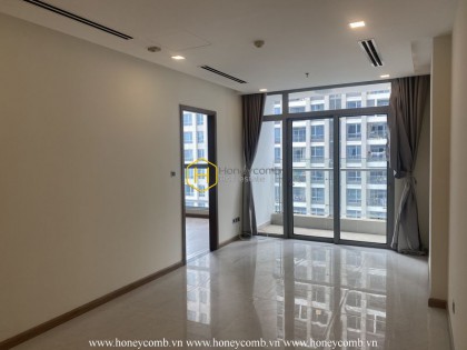 Sparkly river view with overwhelming sunlight in Vinhomes Central Park apartment