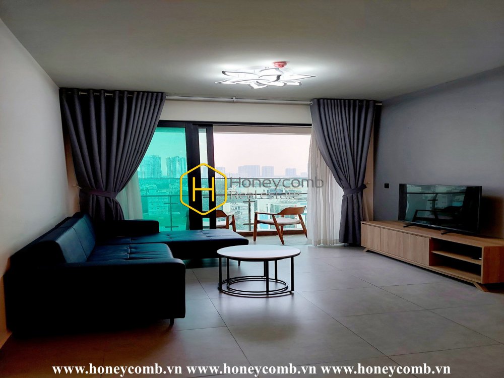 Phong cách sang trọng kết hợp với cách bài trí trung tính trong căn hộ Feliz En Vista này