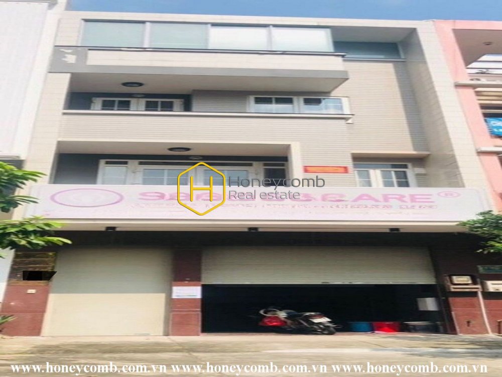 Your dreamy home is here! Cozy villa with rustic interiors in District 2