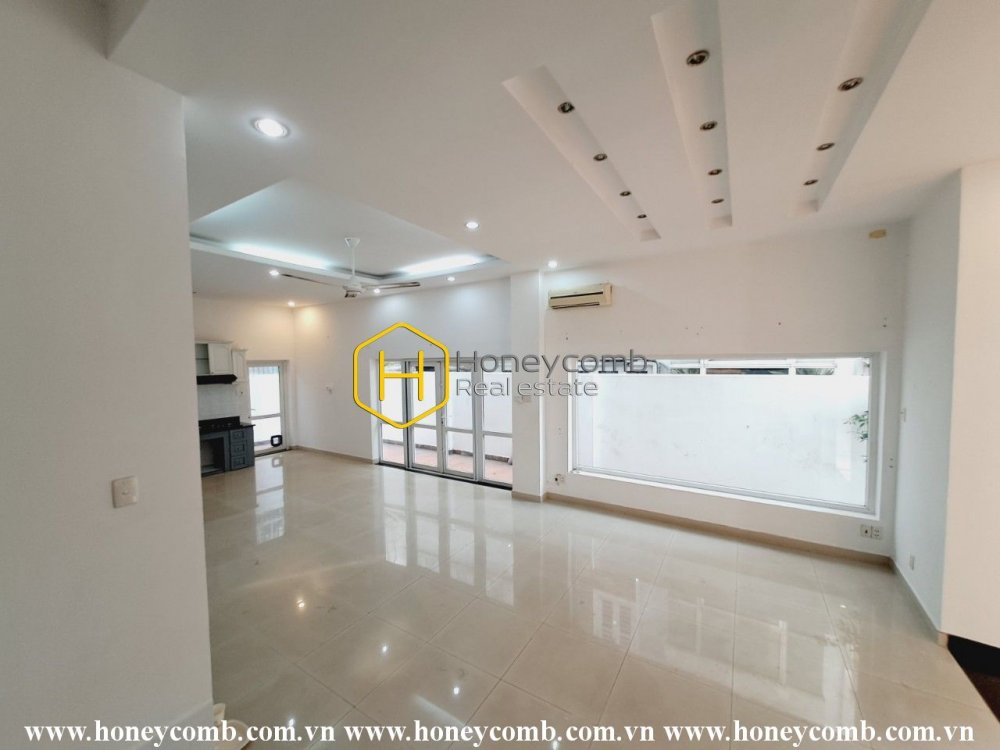 This silent vast villa in District 2 will complete your life!