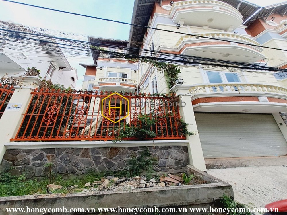 How happy you are to live in such a lavish villa in District 2