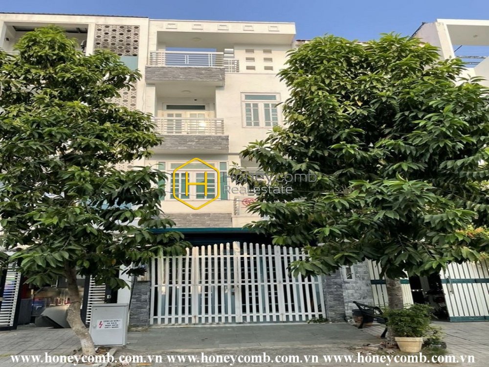 Warming modern space with soothing lightning in District 2 villa for rent