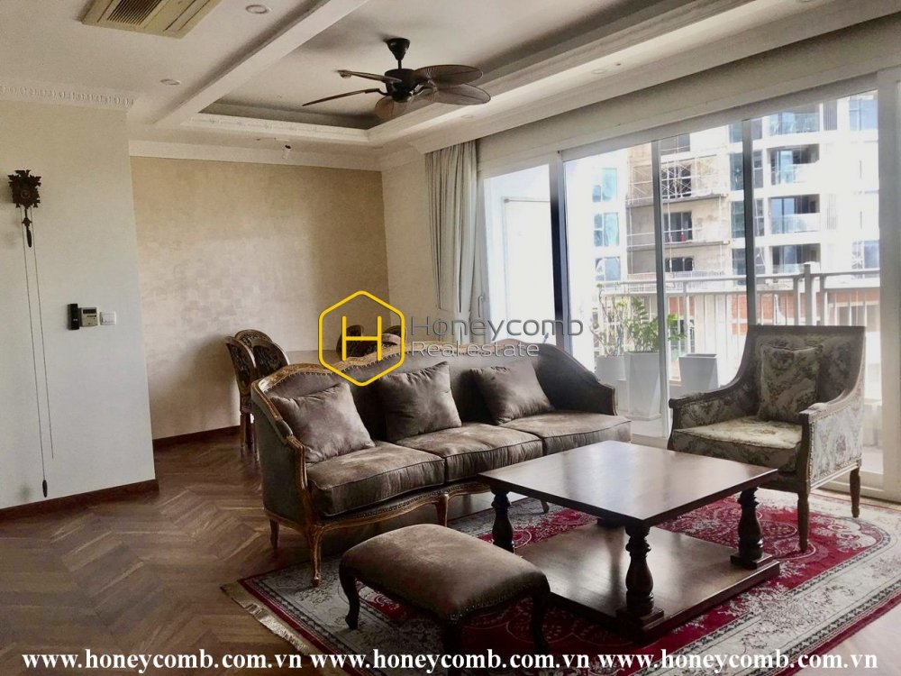 A blend of both classic elegance and stylish style in Xi Riverview Palace apartment