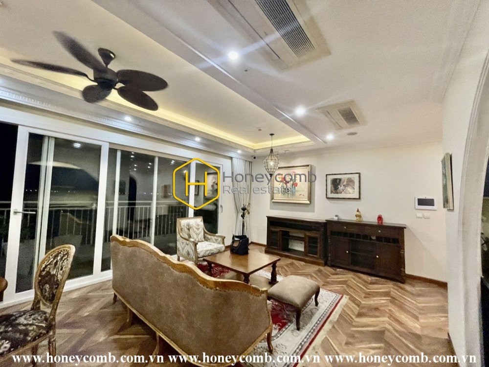 Find out the secret of the gorgeous design in Xi Riverview Palace apartment for rent