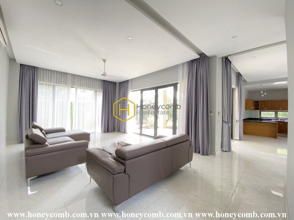 You Can Not Take Eyes Off This Splendid Villa With Brilliant Interiors In District 2