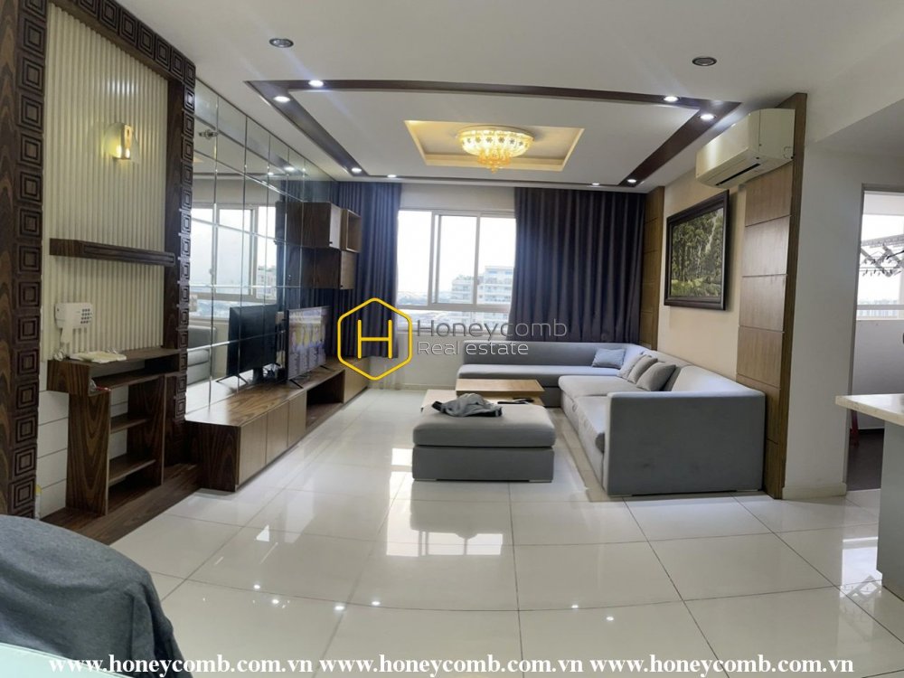 Tropic Garden Apartment: Immerse Yourself in Modern and Sophisticated Living