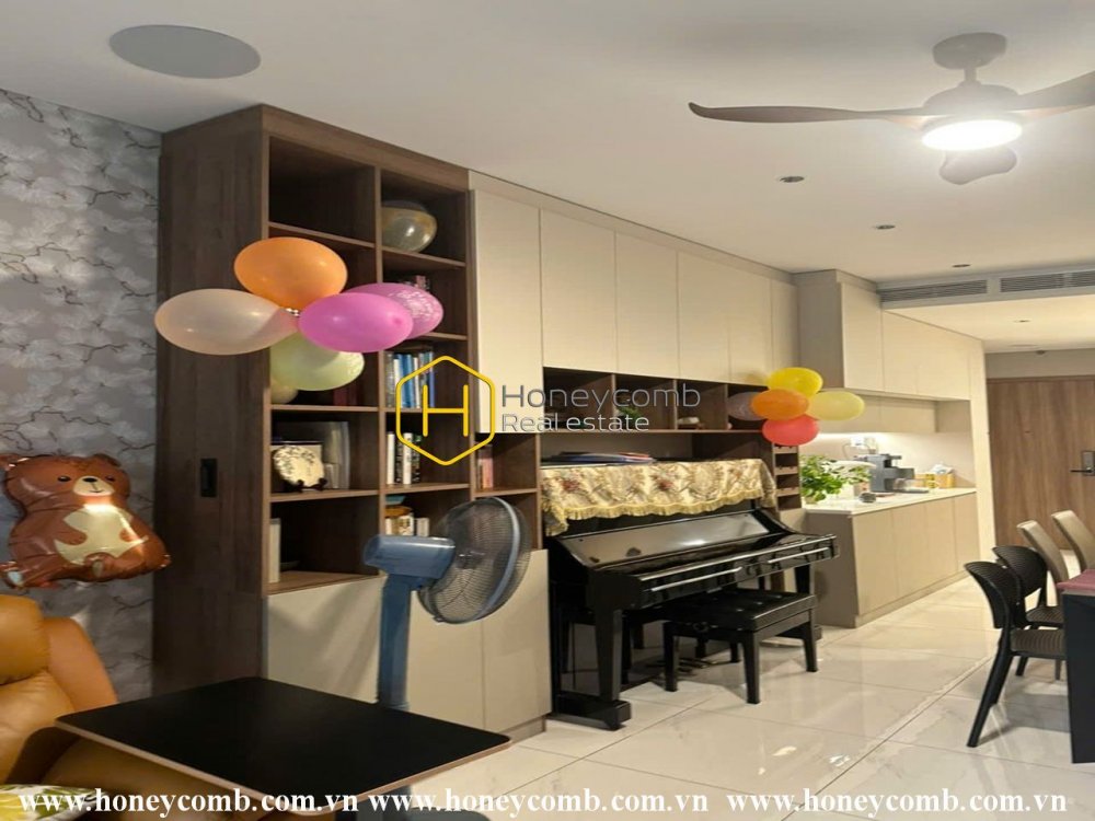 Cho thuê căn hộ duyên dáng với thiết kế nhã nhặn, mộc mạc ở Sunwah Pearl