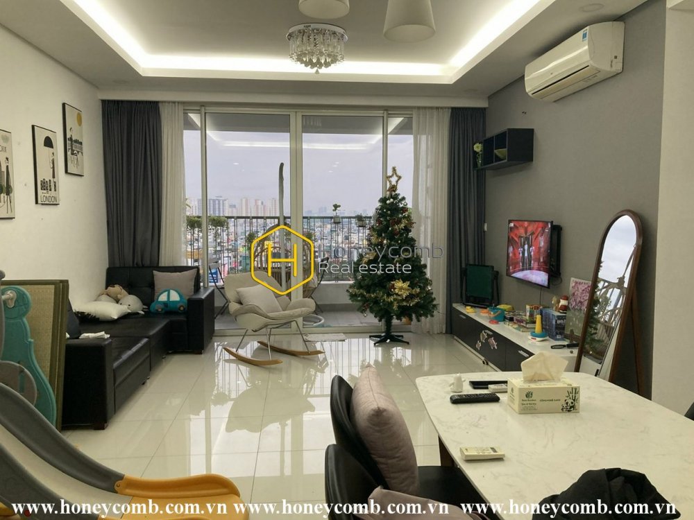 Cho thuê căn hộ Thảo Điền Pearl 2 phòng ngủ tầng thấp