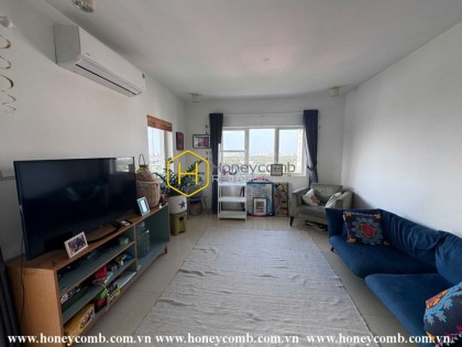 Warming modern space with soothing lightning in River Garden apartment for rent