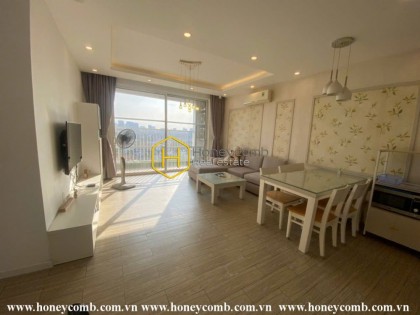 Discover the eco-friendly beauty of this Tropic Garden apartment