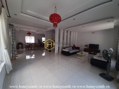 This is how home should feel: Classy & Cozy Villa in District 2 for lease