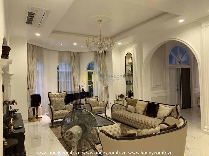 Discover the unique combination of modernity and classical in the SaigonPearl villa