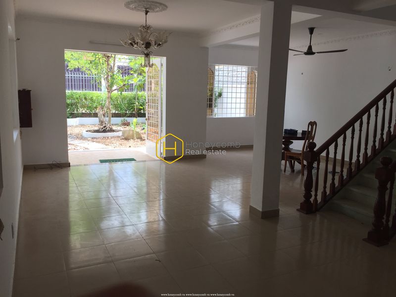 District 2 Villa : alluring, peaceful and styish