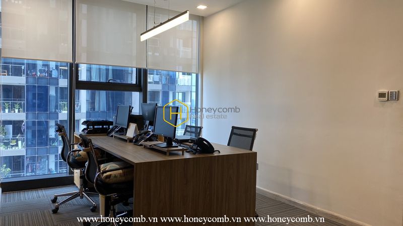 Finding a modern 2-bedroom for office ? Check out our Vinhomes Golden River apartment now!