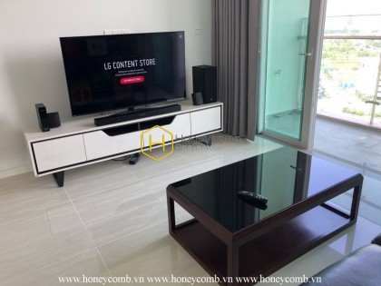 Lovely atmosphere expressed in the design of this superor Sala Sadora apartment