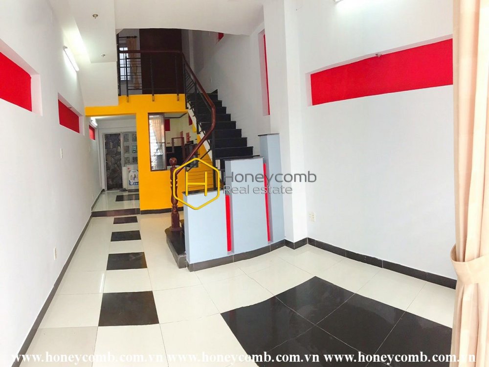 The colourful and attractive 2 bed house for lease at District 2