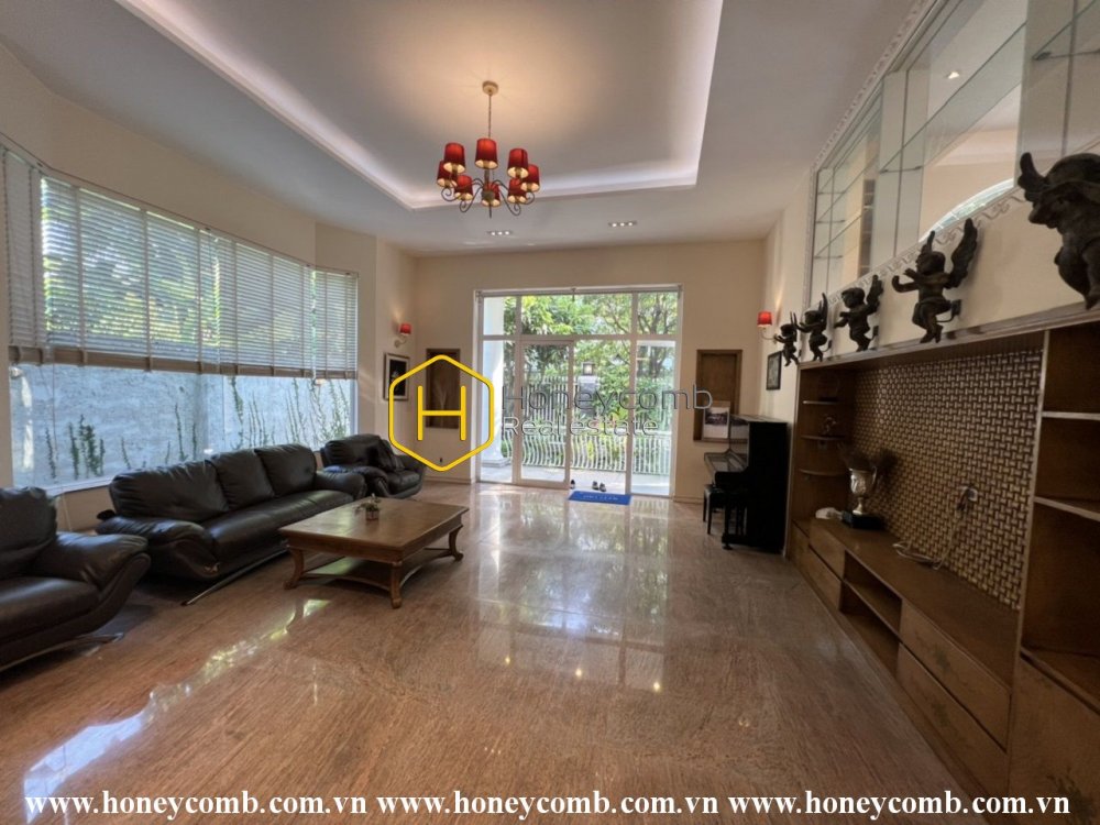 A symbol of luxurious beauty: neoclassical villa at District 2