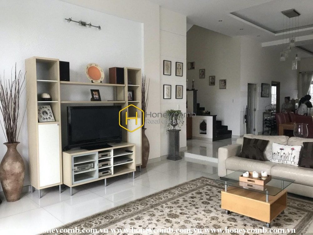 Freezed as standing in front of the beauty of this District 2 villa