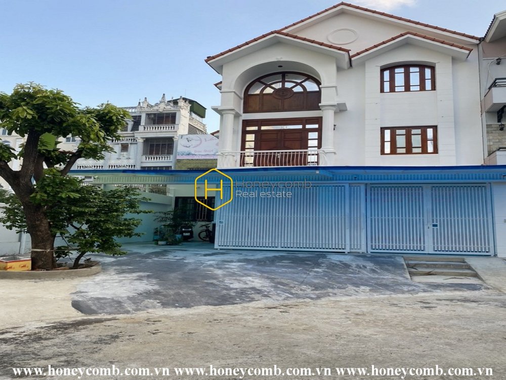 Numerous advantages as living in our superior villa in District 2