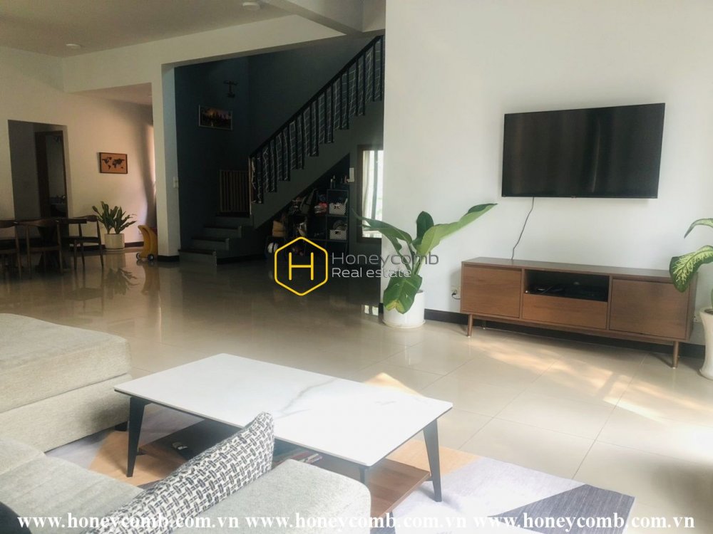 The miserious beauty in District 2 villa