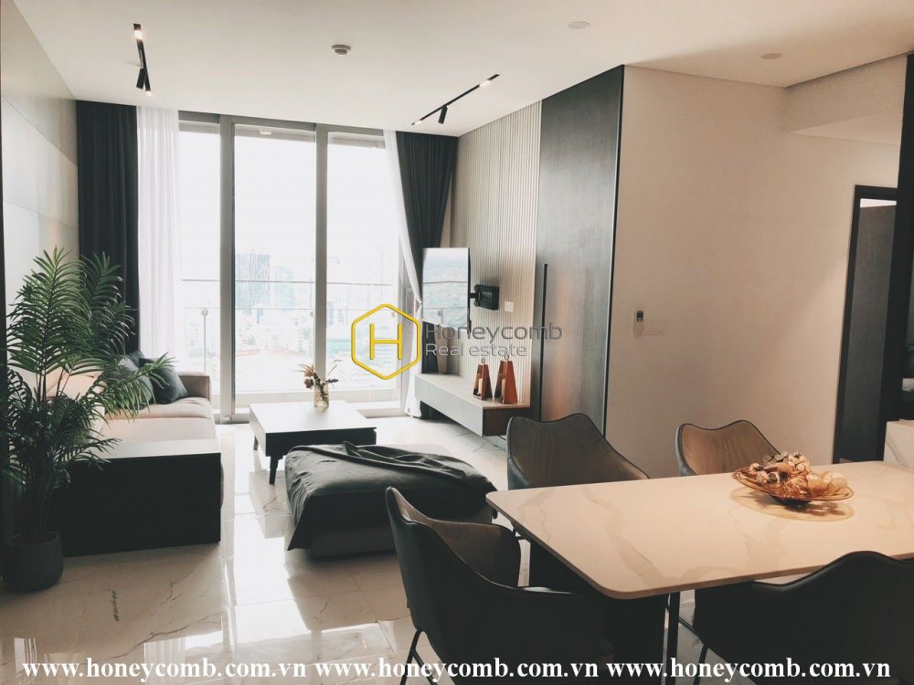 View sông lấp lánh với ánh nắng tràn ngập trong căn hộ Empire City