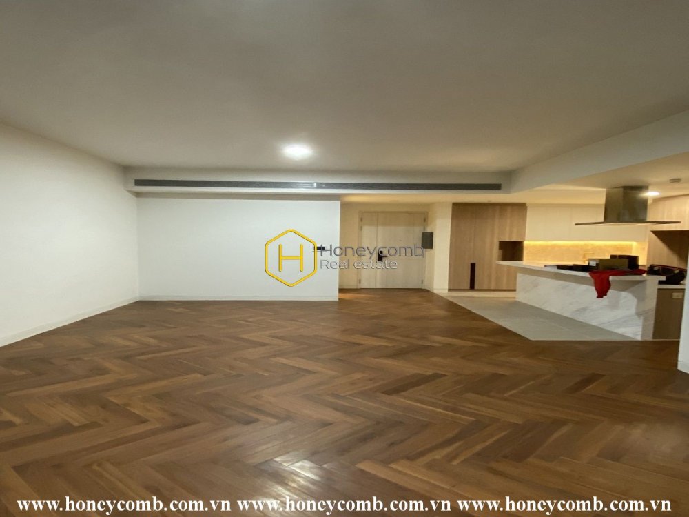 Căn hộ không nội thất rộng rãi với vị trí đắc địa tại Empire City