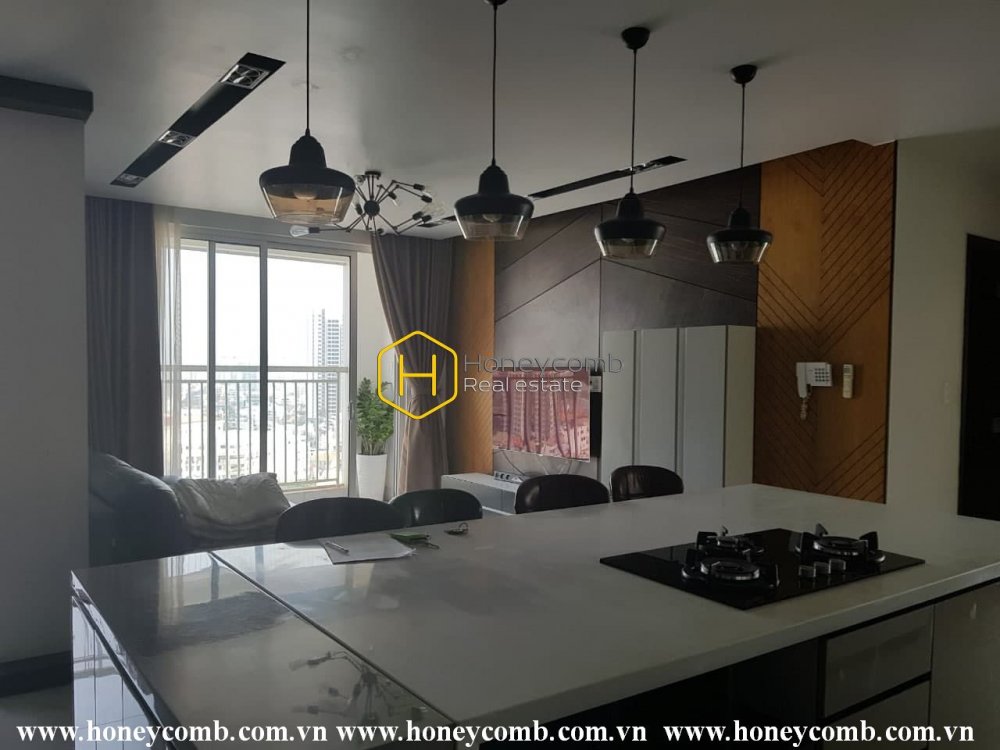 A blend of both classic elegance and stylish style in Tropic Garden apartment