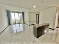 Bright unfurnished apartment with an airy view in Empire City