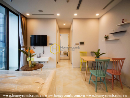 Spacious space, modern furniture - let's come to our Vinhomes Golden River apartment now