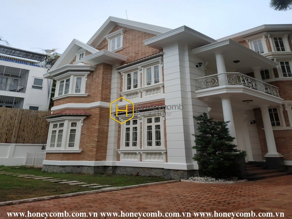 Charming and chic retro villa in District 2,