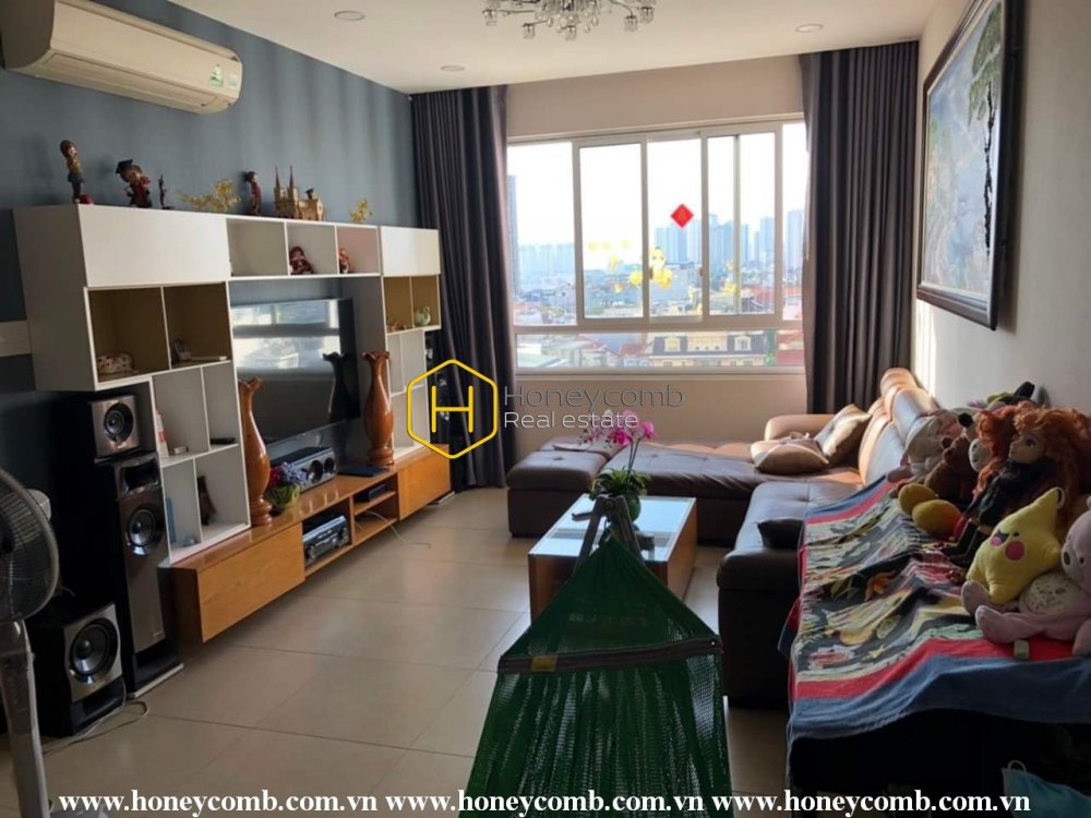 An idyllic apartment that may drive you crazy in Tropic Garden