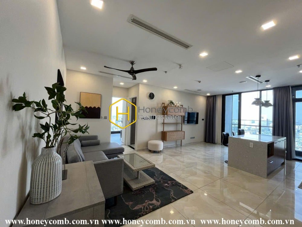 Bạn sẽ bị mê hoặc với căn hộ 3 giường ngủ trông thật tươi sáng và xinh đẹp tại Vinhomes Golden River, đang cho thuê